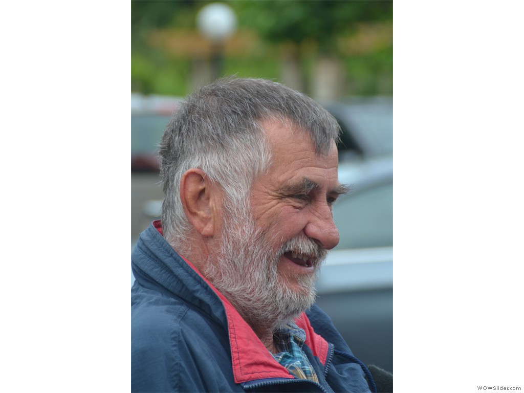 Portraits (102)